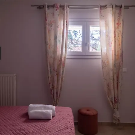 Ifigeneia Apartment Alepou